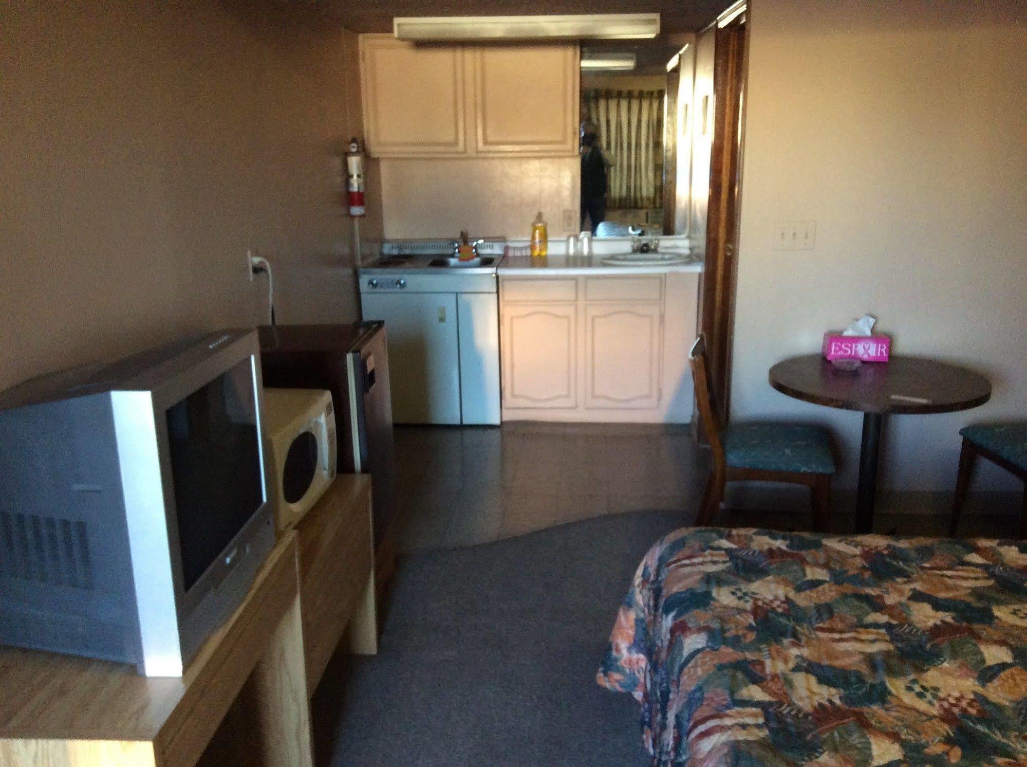 Parkwood Motor Inn Sundre 외부 사진